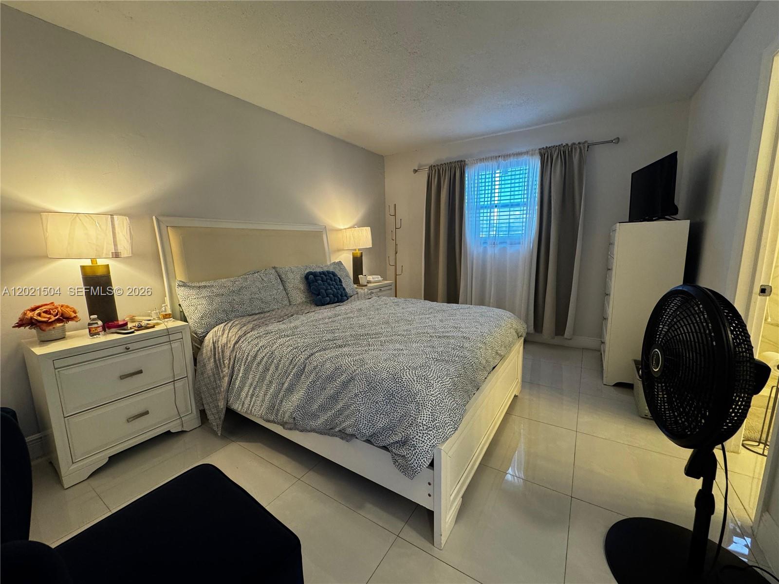 FONTAINEBLEAU GARDENS CON - Residential