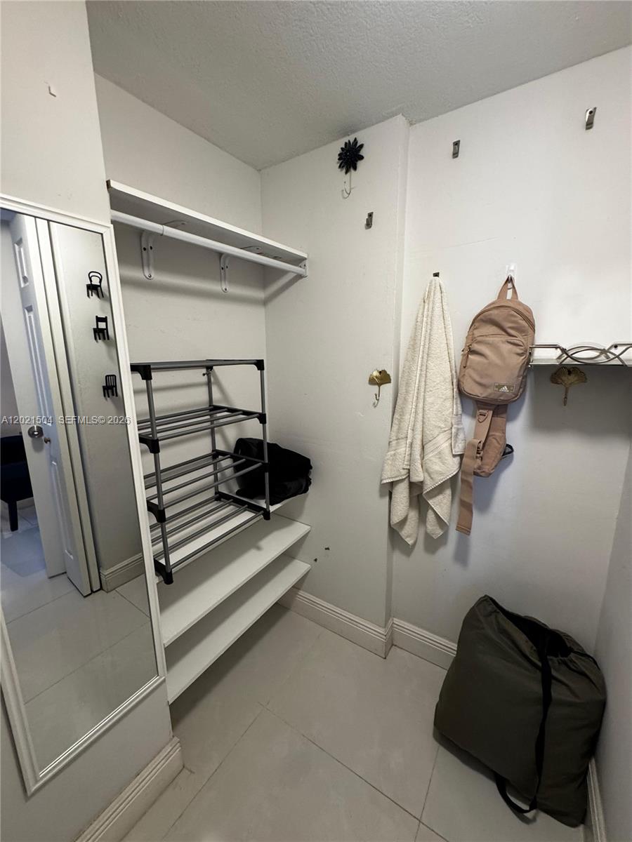 FONTAINEBLEAU GARDENS CON - Residential