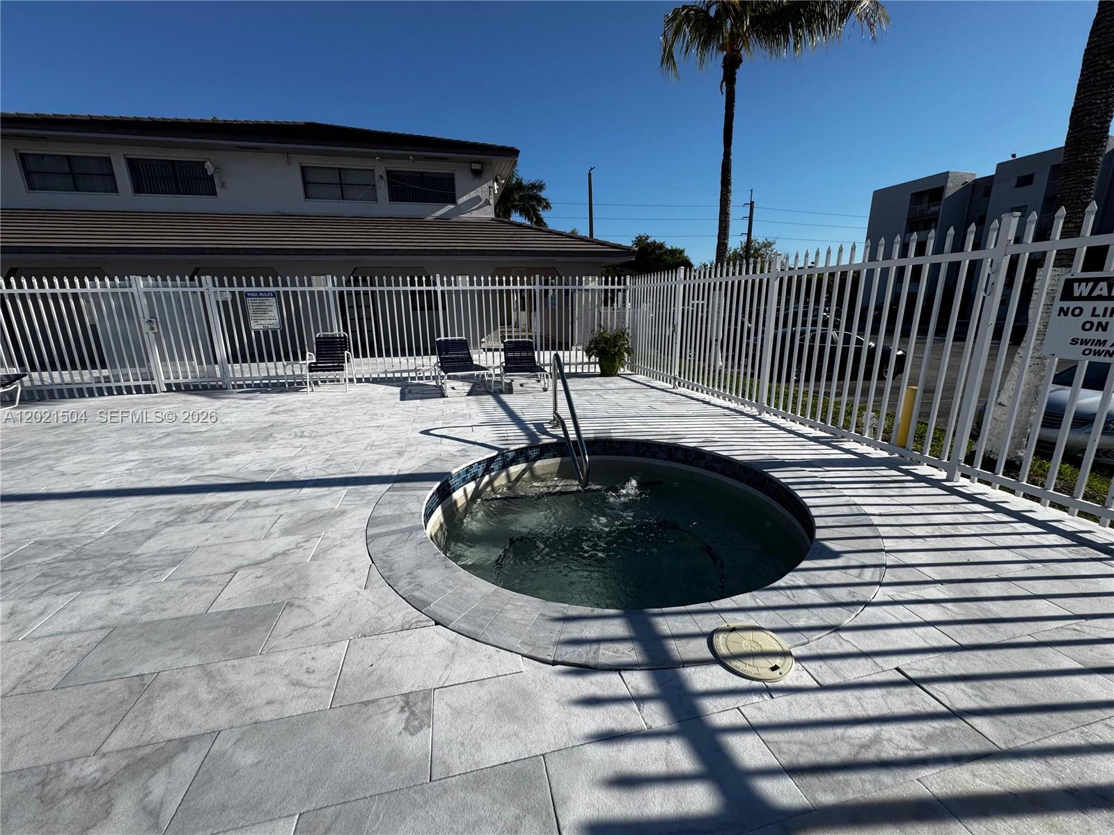 FONTAINEBLEAU GARDENS CON - Residential