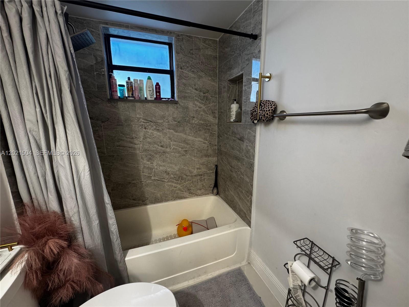 FONTAINEBLEAU GARDENS CON - Residential