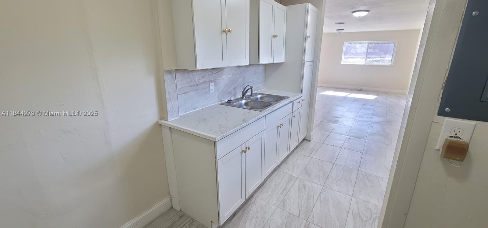 RADIO GARDENS - Residential