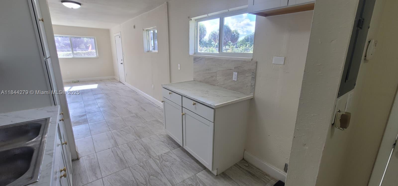 RADIO GARDENS - Residential