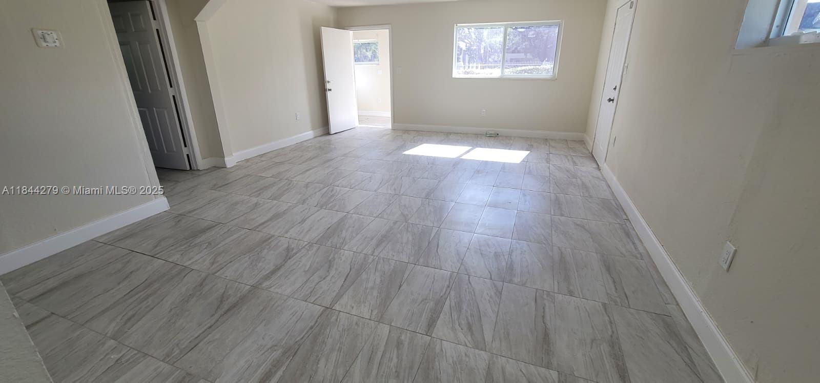 RADIO GARDENS - Residential