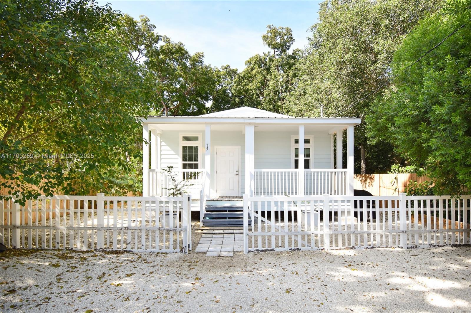 35 Rose Pl, Key Largo, Monroe County, Florida - 3 Bedrooms  
2 Bathrooms - 
