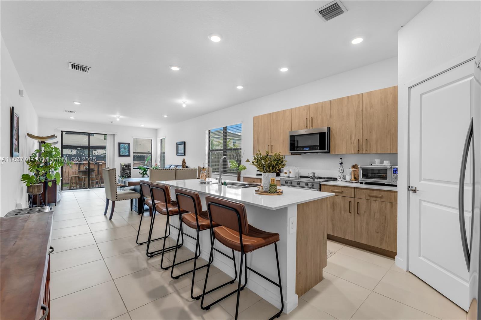 DIXIE HEIGHTS - Residential