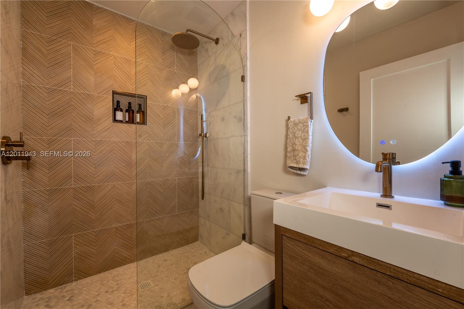 PINEWOOD ESTATES - Residential