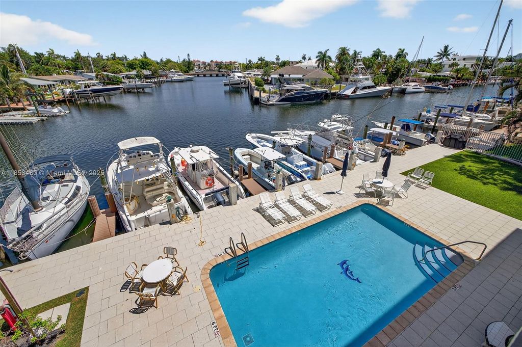 Photo of 1435 SE 15th St #302, Fort Lauderdale, FL 33316 (MLS # A11853480)