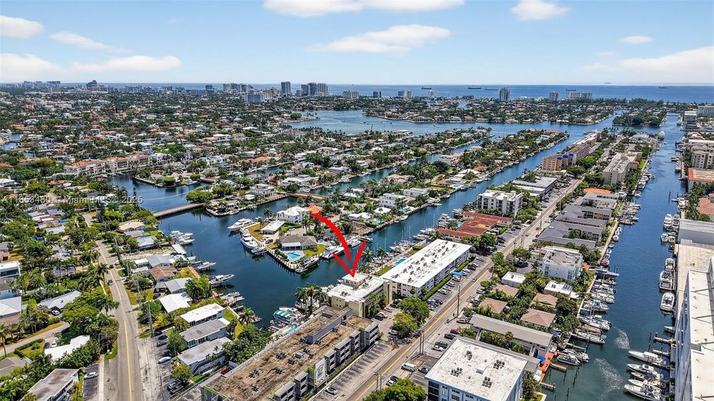 Photo of 1435 SE 15th St #302, Fort Lauderdale, FL 33316 (MLS # A11853480)