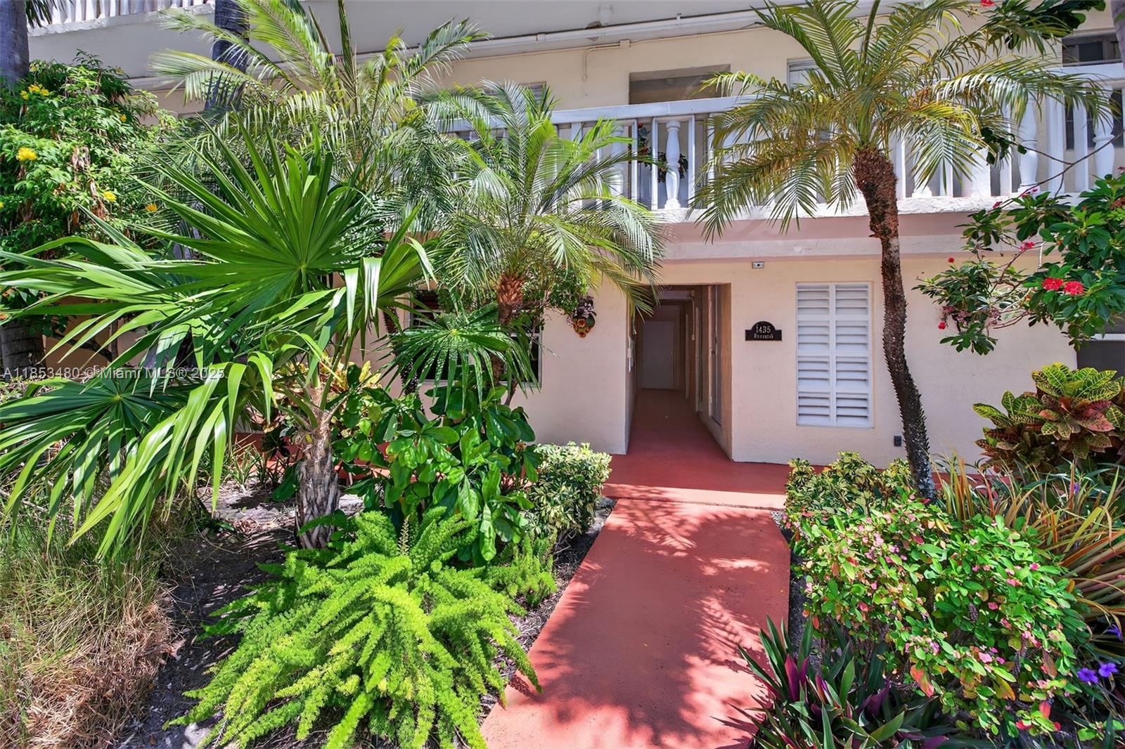 1435 SE 15th St 302