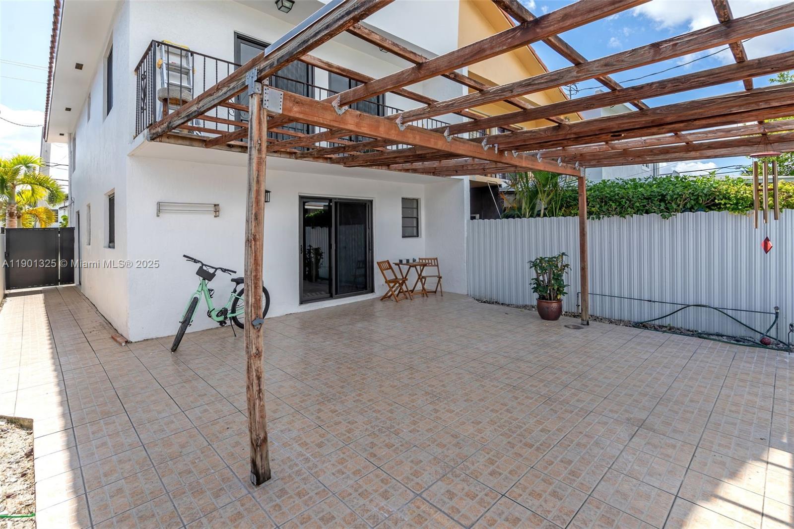BIRD ROAD HIGHLANDS - Residential