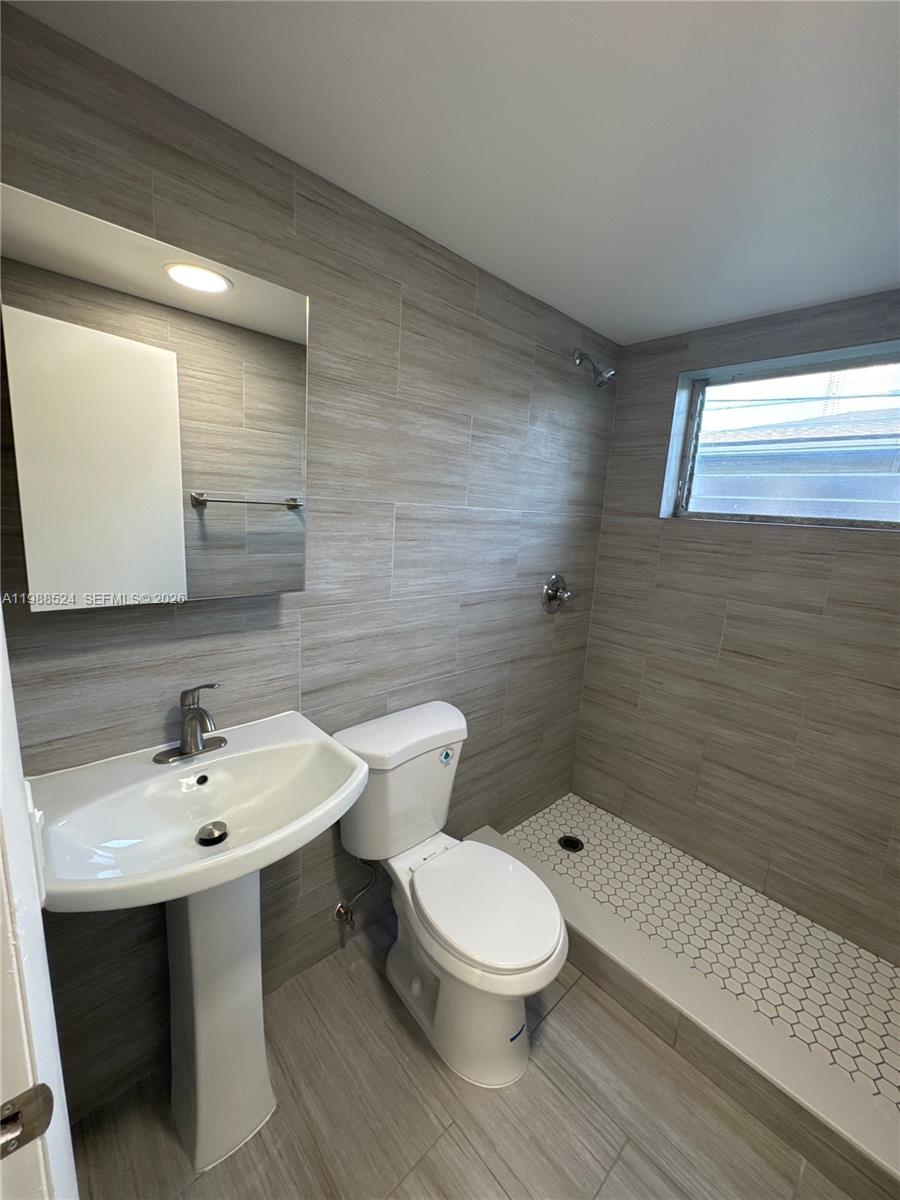 CITY OF MIAMI SOUTH - Residential Lease