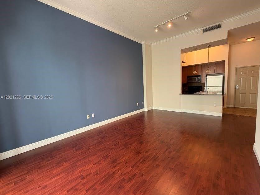 2000 N Bayshore Dr 126