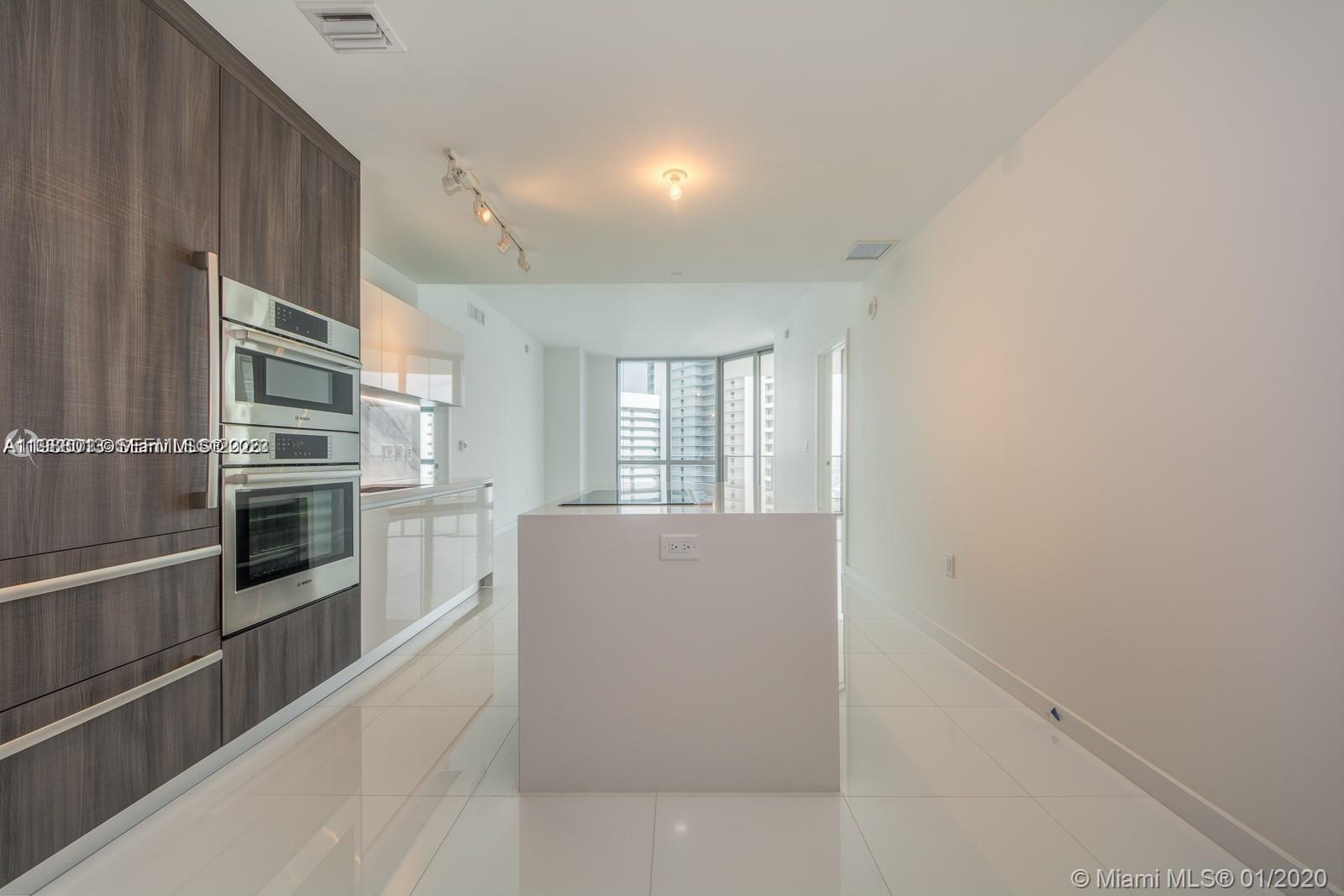 PARAMOUNT MIAMI WORLDCENT - Residential Lease