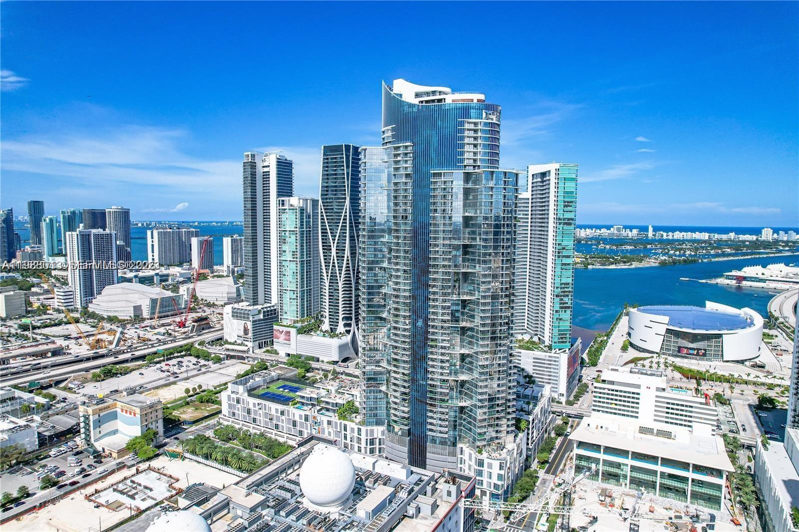 PARAMOUNT MIAMI WORLDCENT - Residential Lease