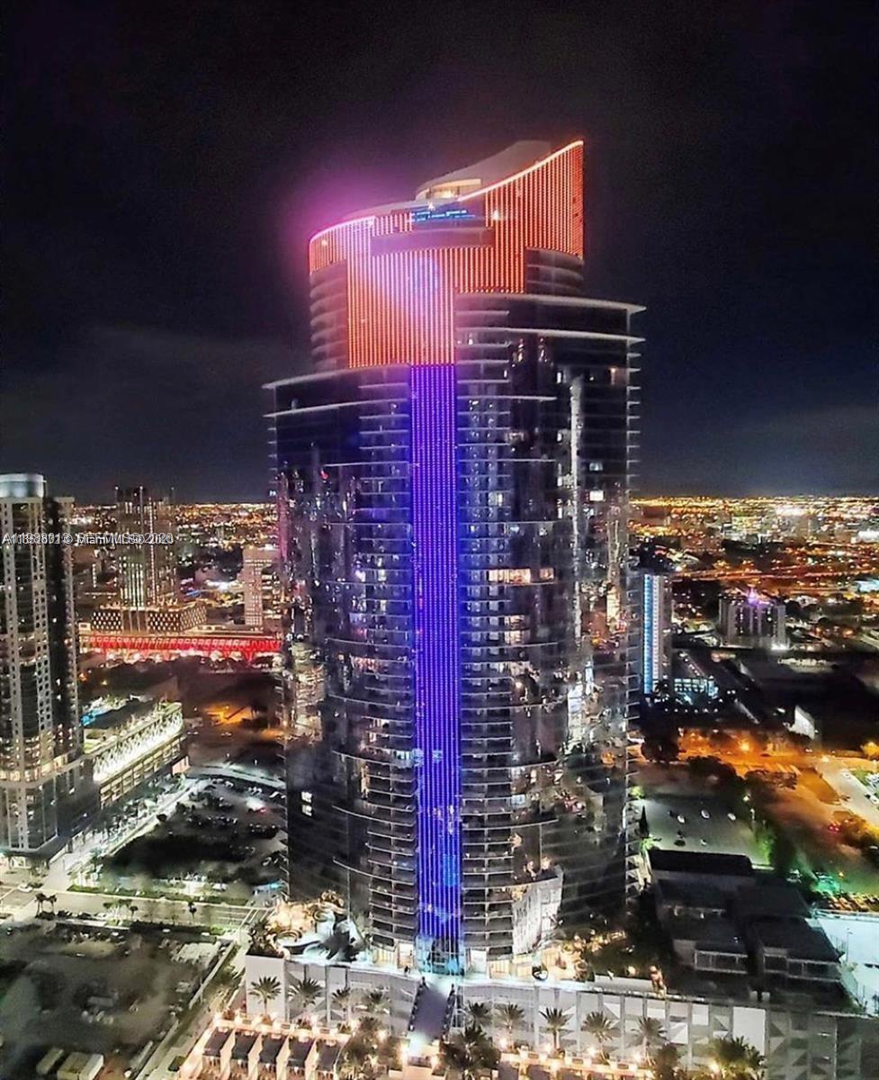 PARAMOUNT MIAMI WORLDCENT - Residential Lease