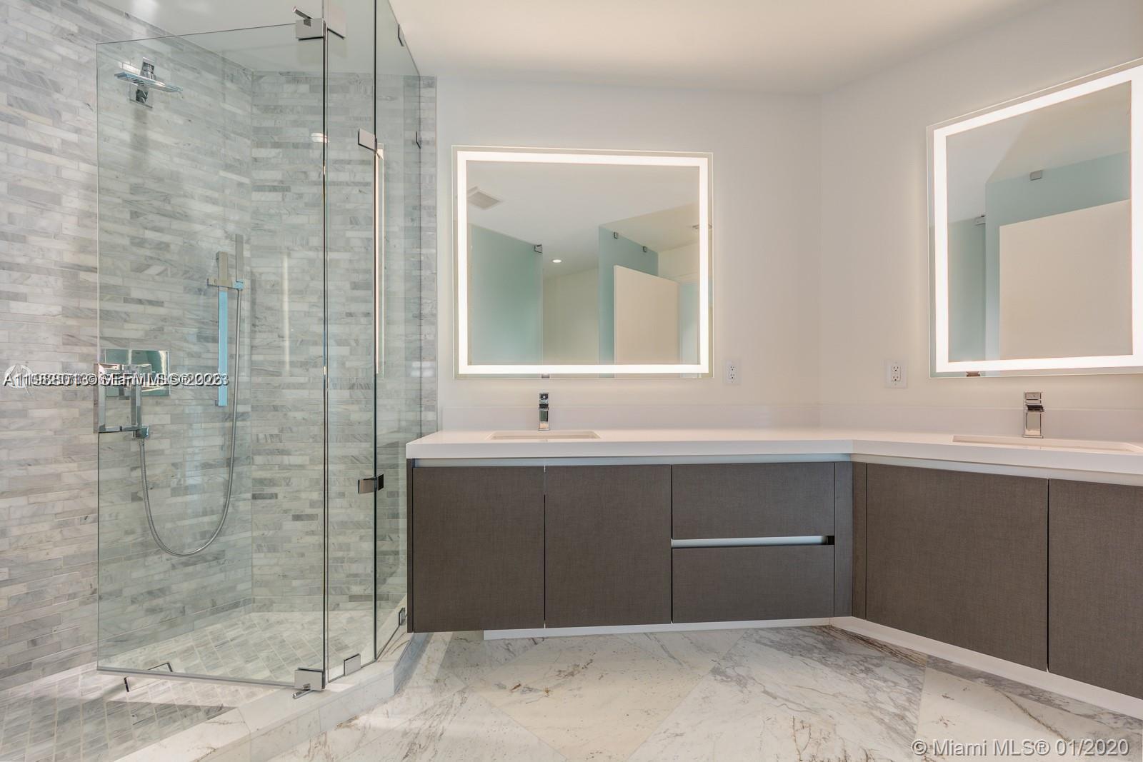 PARAMOUNT MIAMI WORLDCENT - Residential Lease