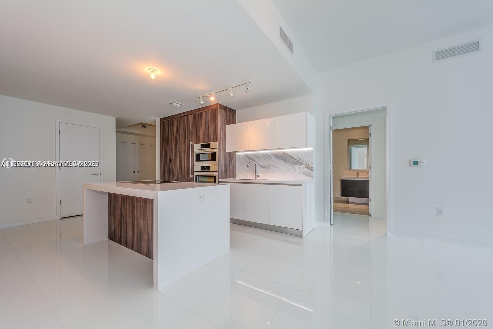 PARAMOUNT MIAMI WORLDCENT - Residential Lease