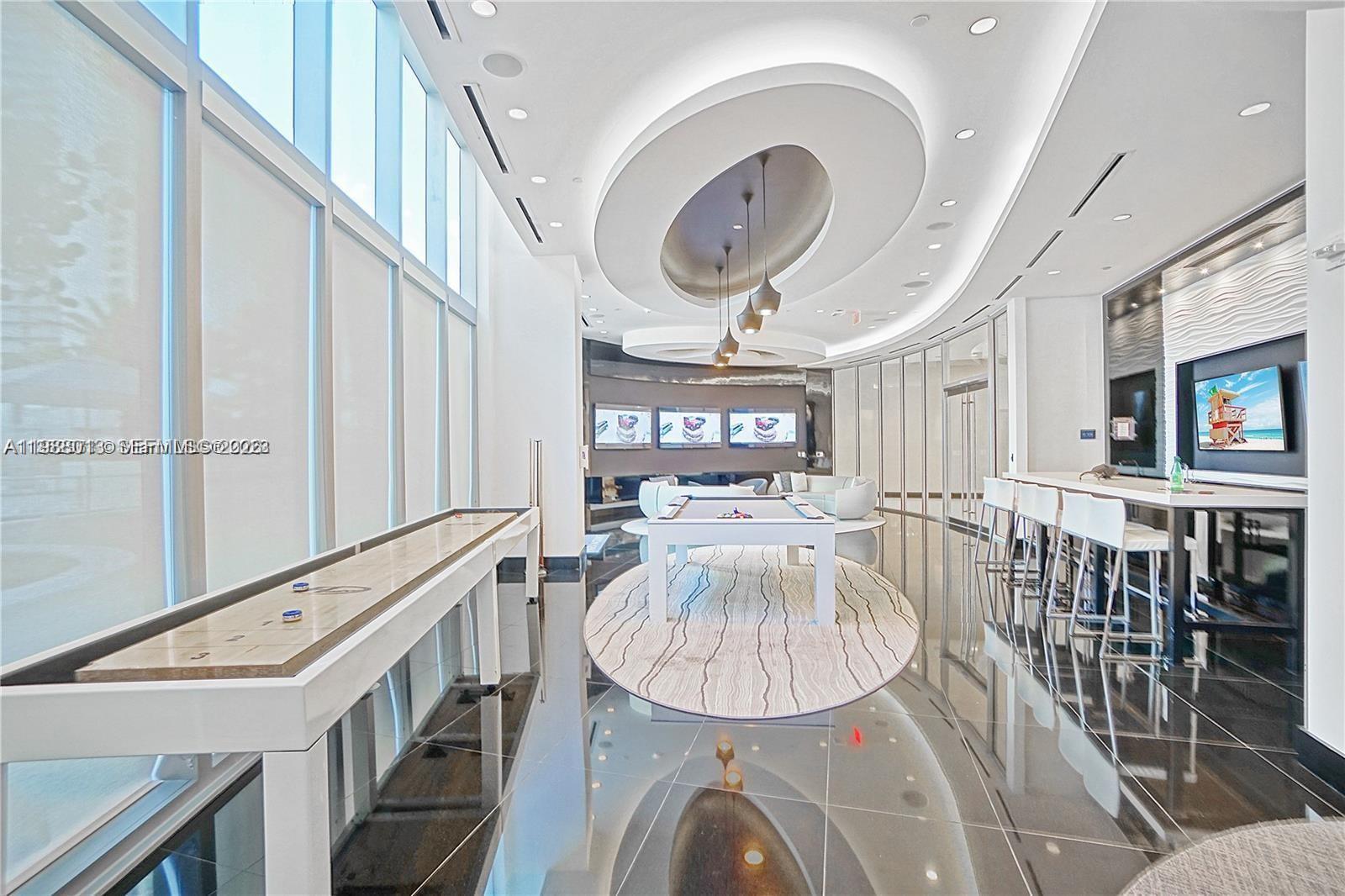 PARAMOUNT MIAMI WORLDCENT - Residential Lease