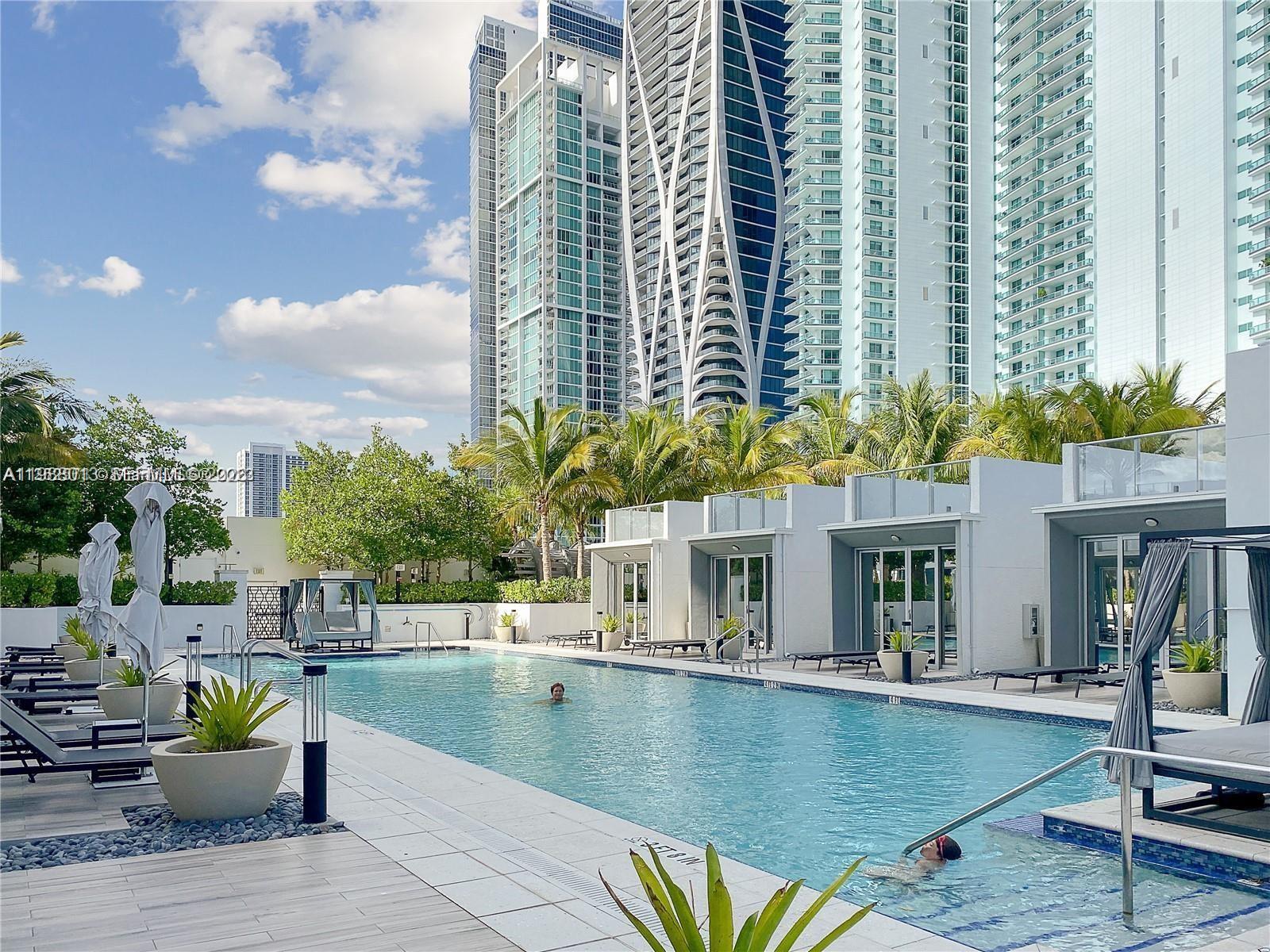 PARAMOUNT MIAMI WORLDCENT - Residential Lease