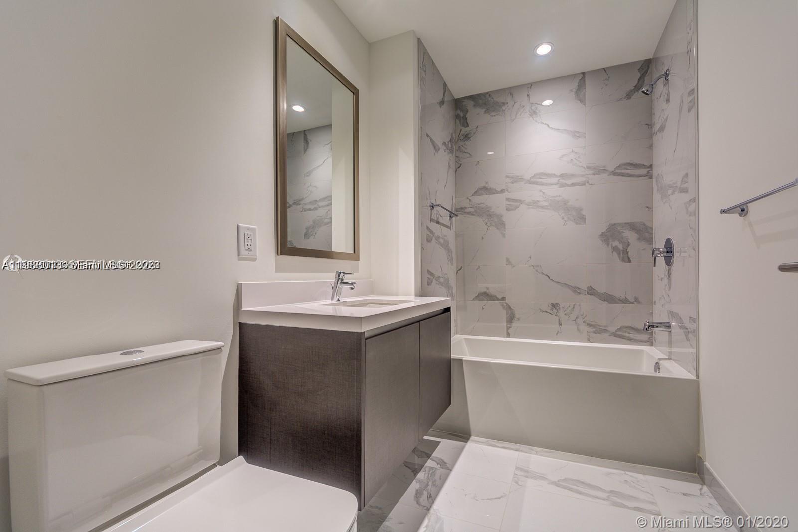 PARAMOUNT MIAMI WORLDCENT - Residential Lease