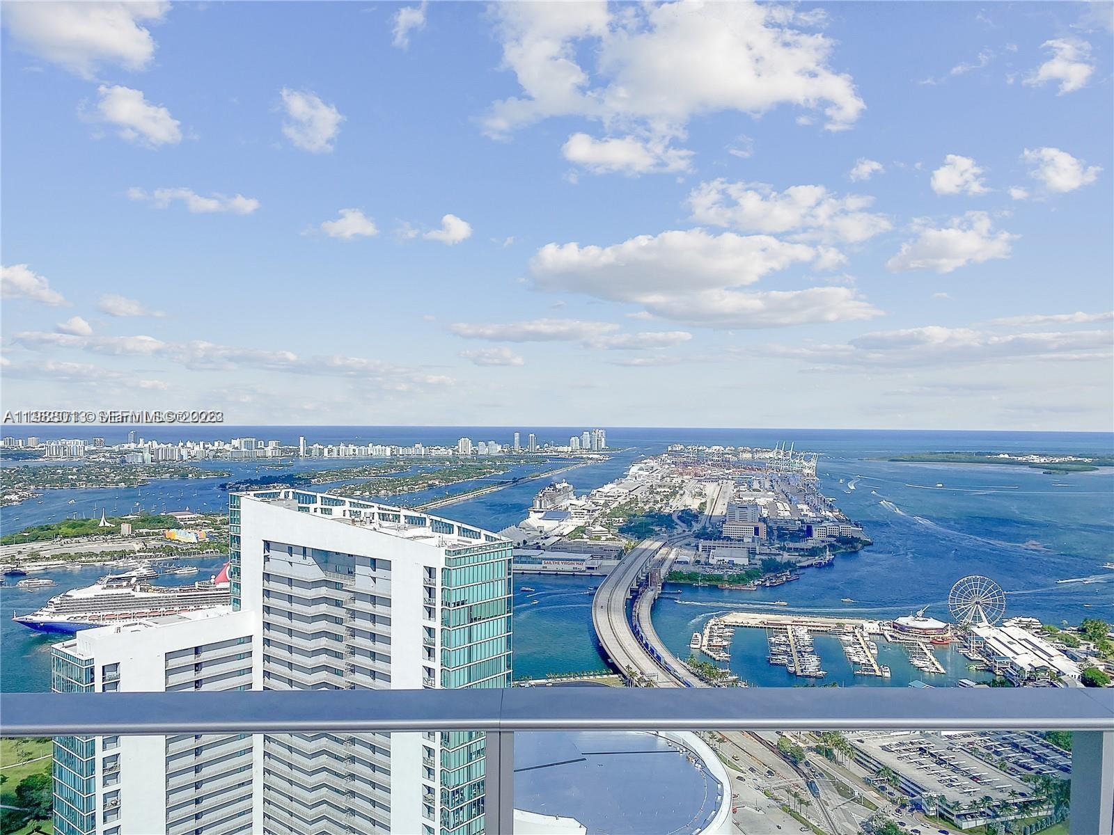 PARAMOUNT MIAMI WORLDCENT - Residential Lease