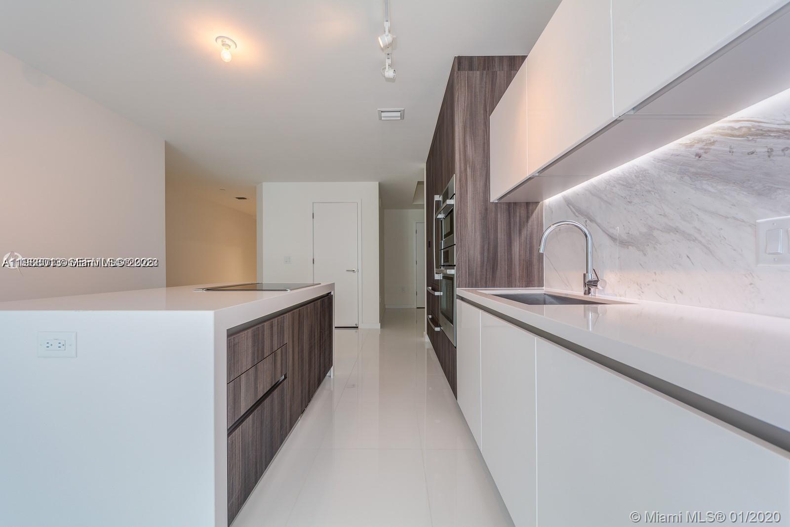 PARAMOUNT MIAMI WORLDCENT - Residential Lease