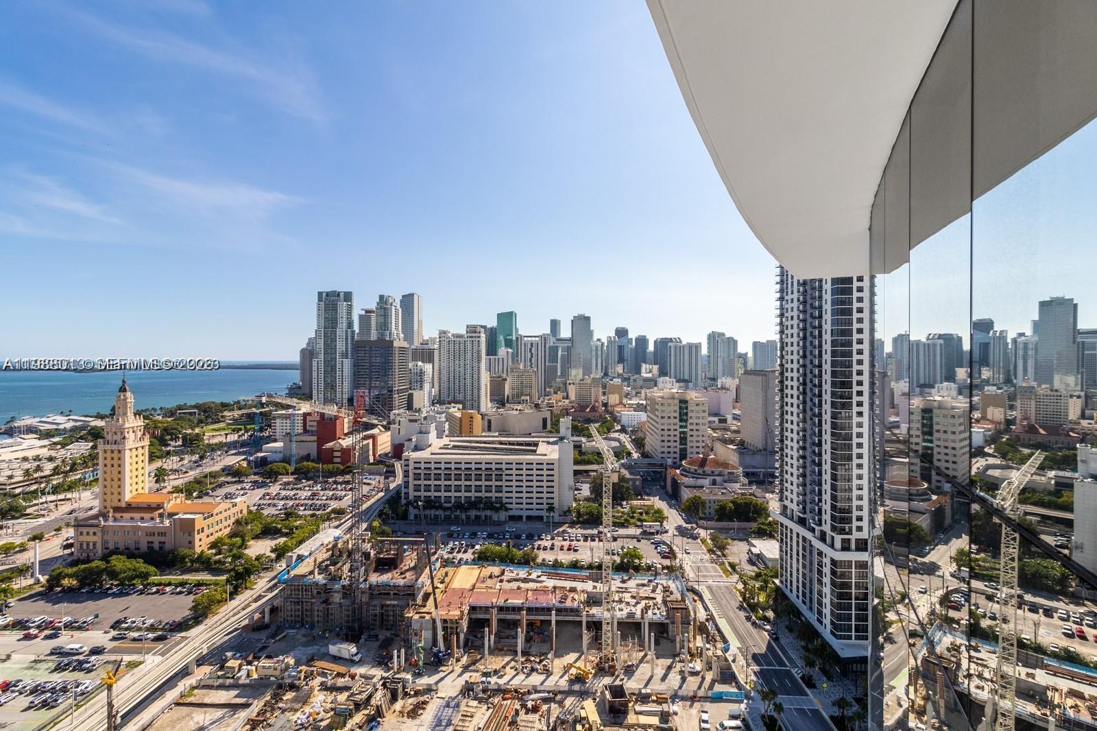 PARAMOUNT MIAMI WORLDCENT - Residential Lease