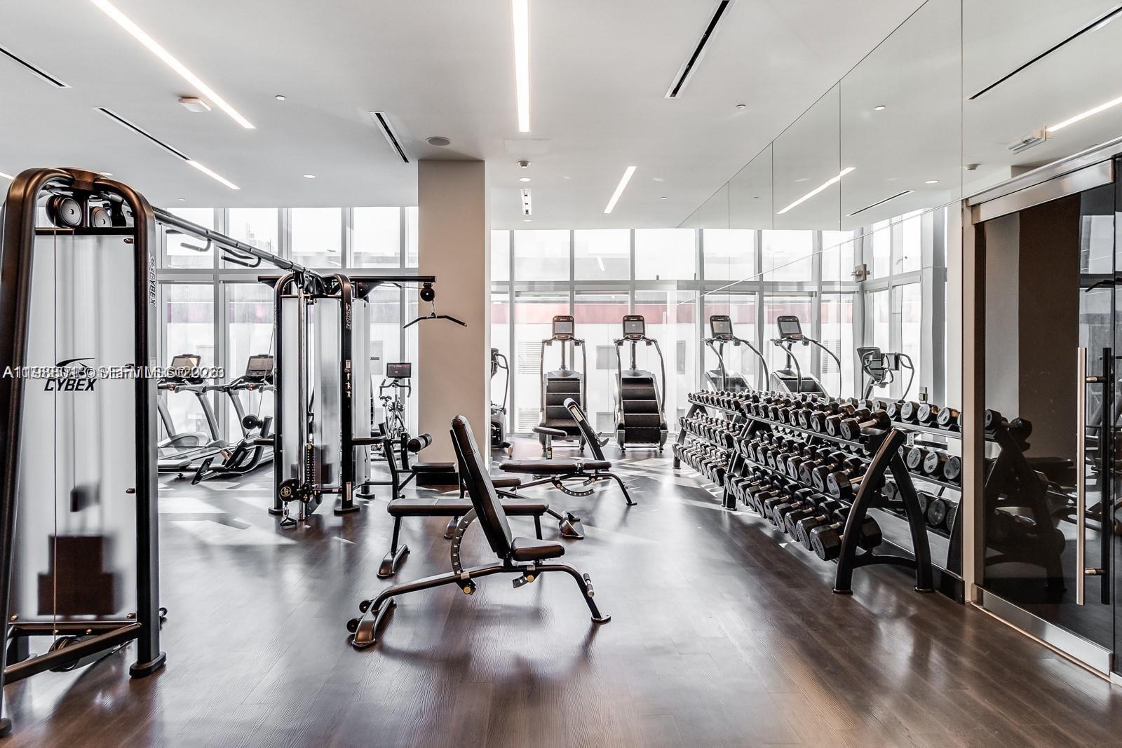 PARAMOUNT MIAMI WORLDCENT - Residential Lease