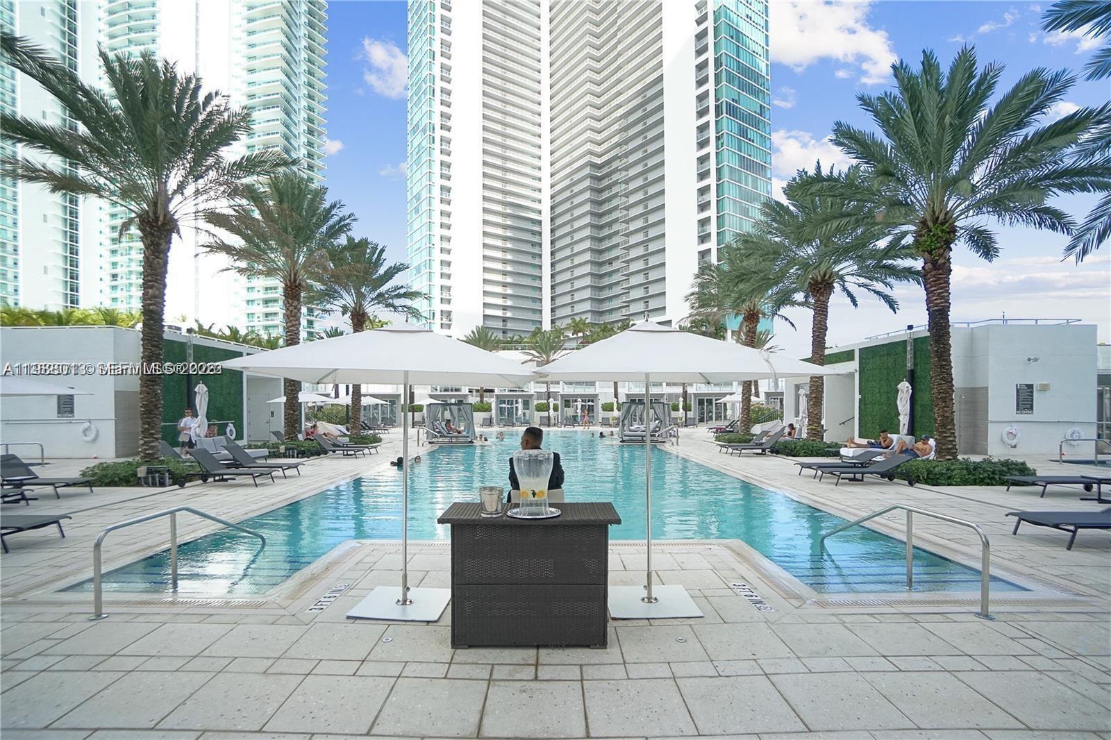 PARAMOUNT MIAMI WORLDCENT - Residential Lease