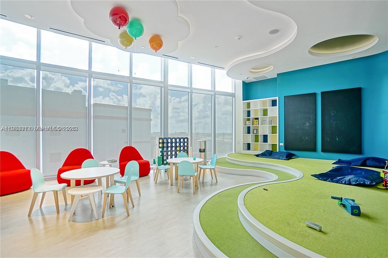 PARAMOUNT MIAMI WORLDCENT - Residential Lease