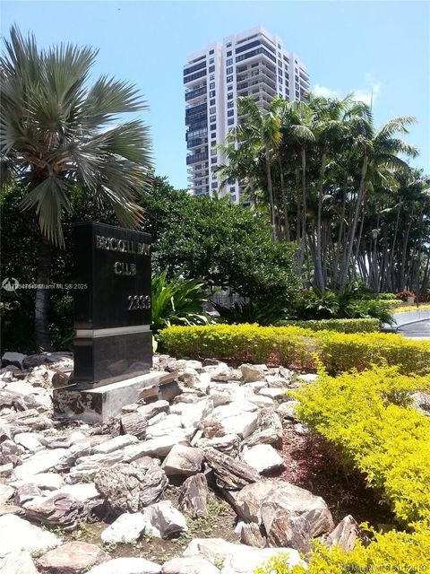 2333 Brickell Ave 2116 Miami FL 33129