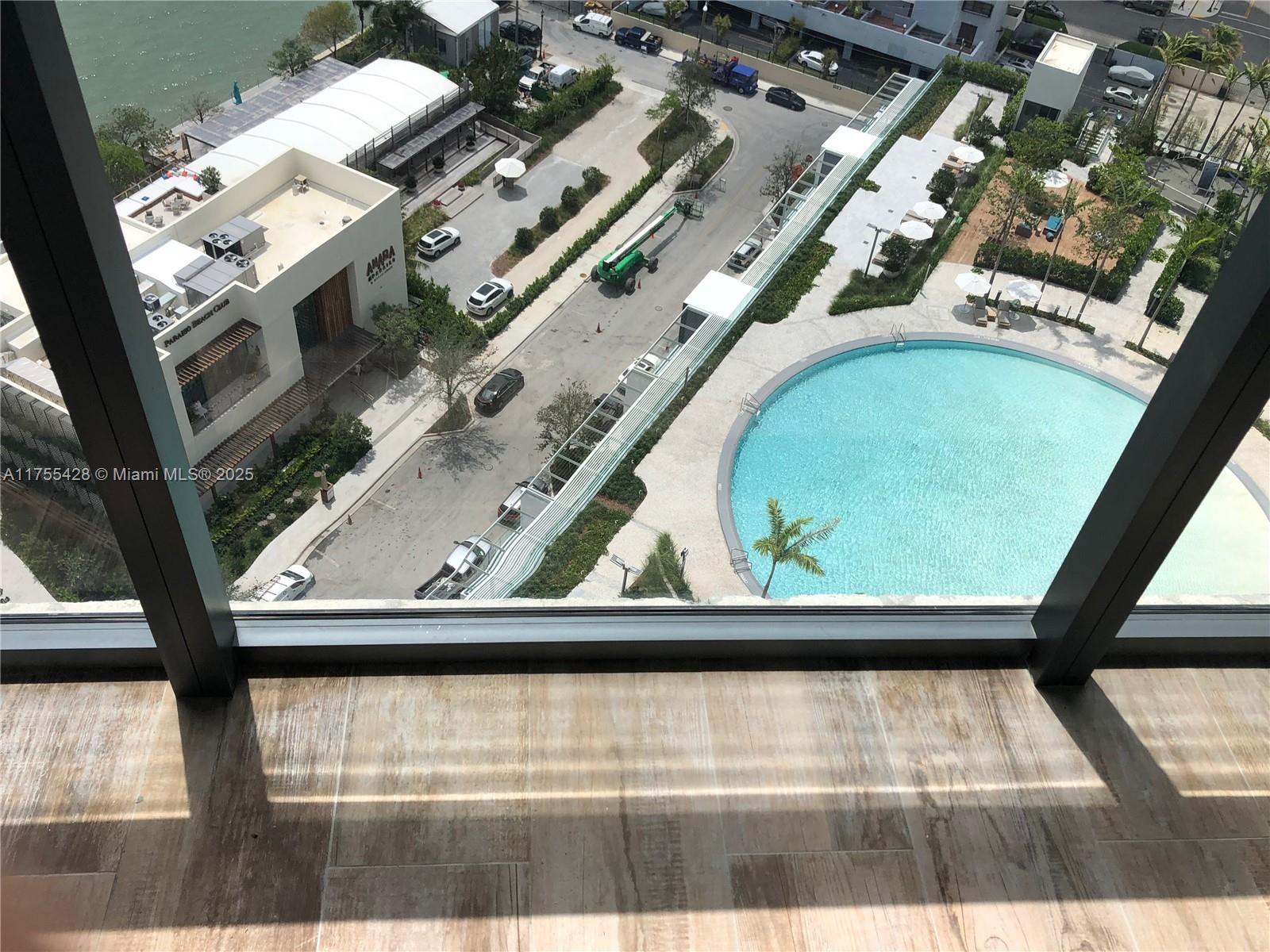 PARAISO BAY CONDO - Residential