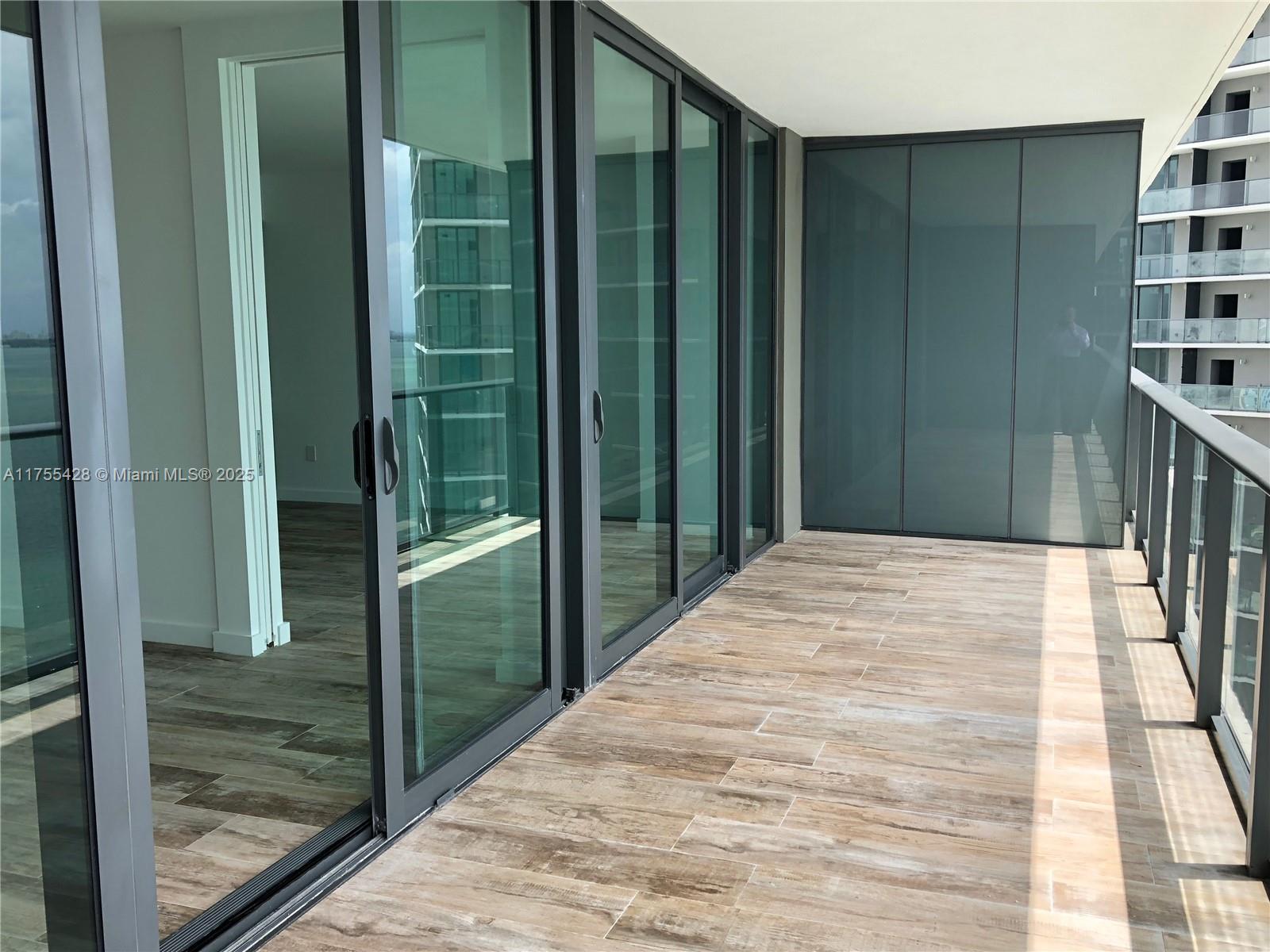 PARAISO BAY CONDO - Residential