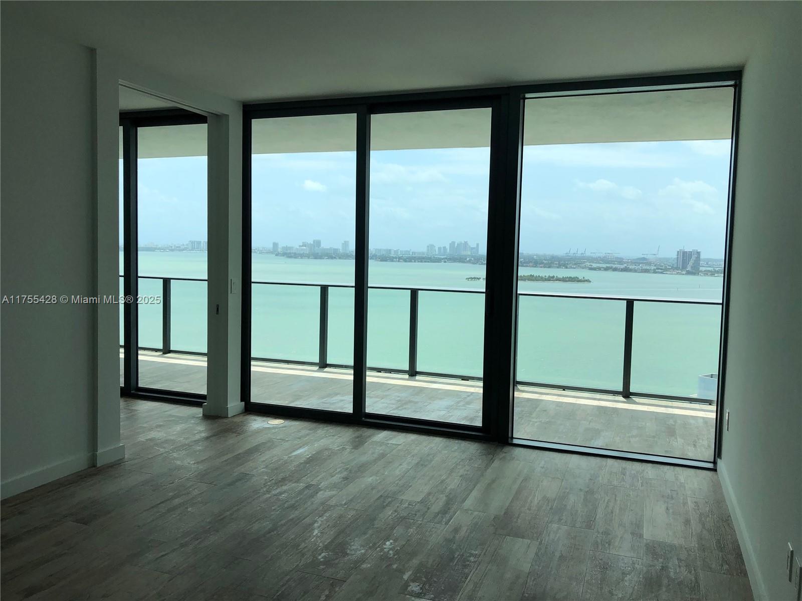 PARAISO BAY CONDO - Residential