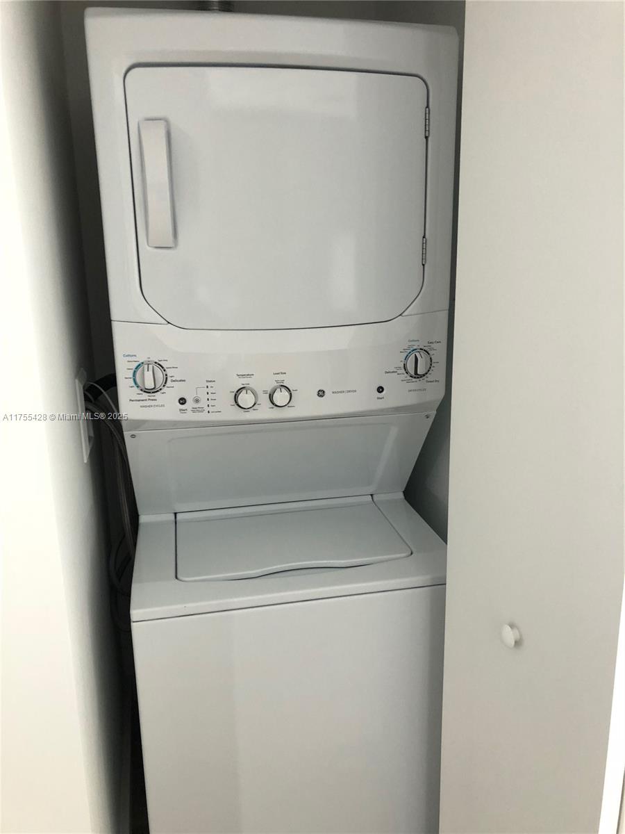 PARAISO BAY CONDO - Residential