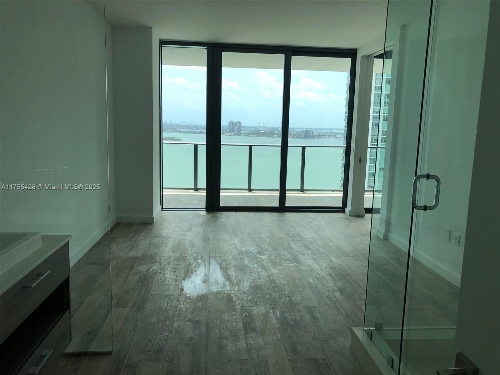 PARAISO BAY CONDO - Residential
