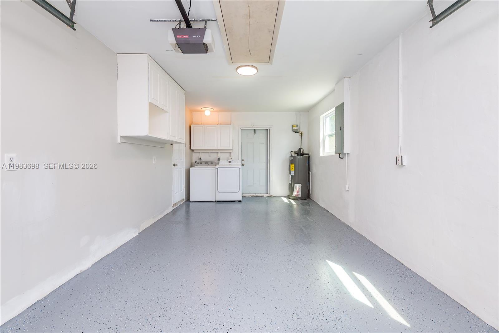 TROPIC PALMS 1 - Residential