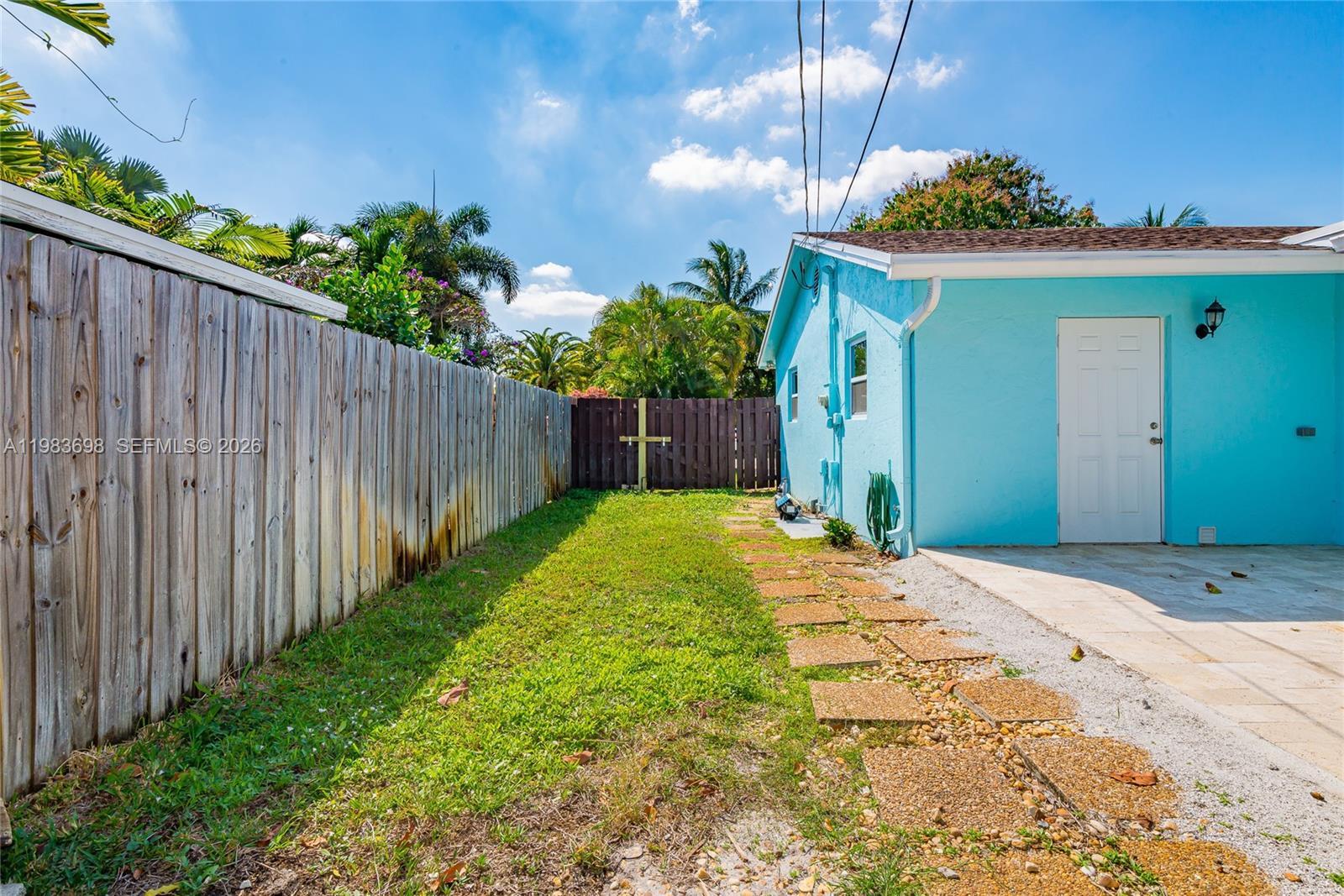 TROPIC PALMS 1 - Residential