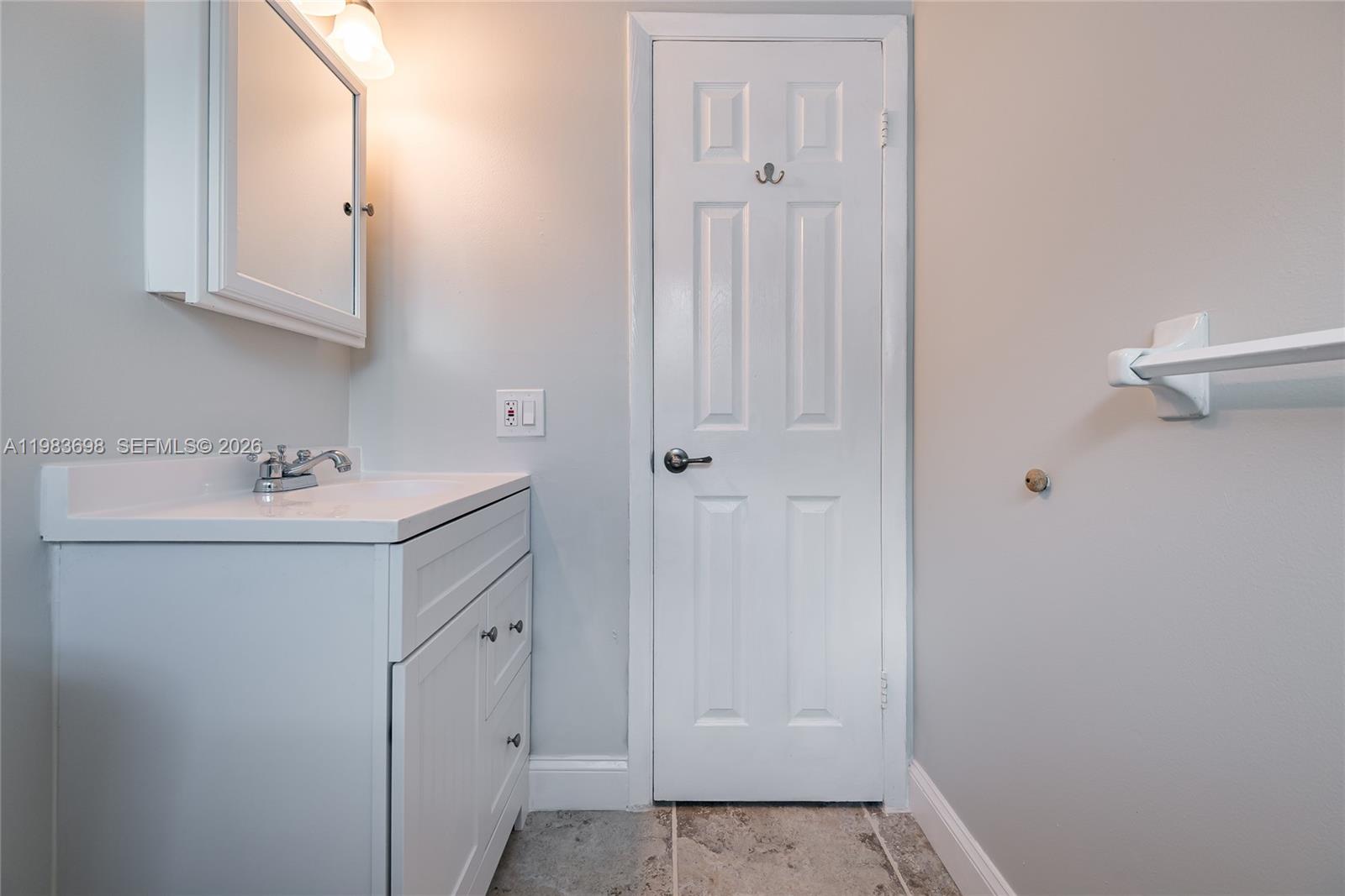 TROPIC PALMS 1 - Residential