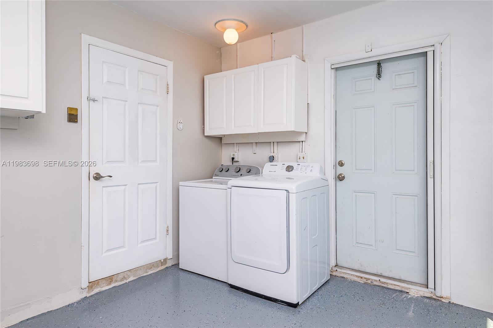 TROPIC PALMS 1 - Residential