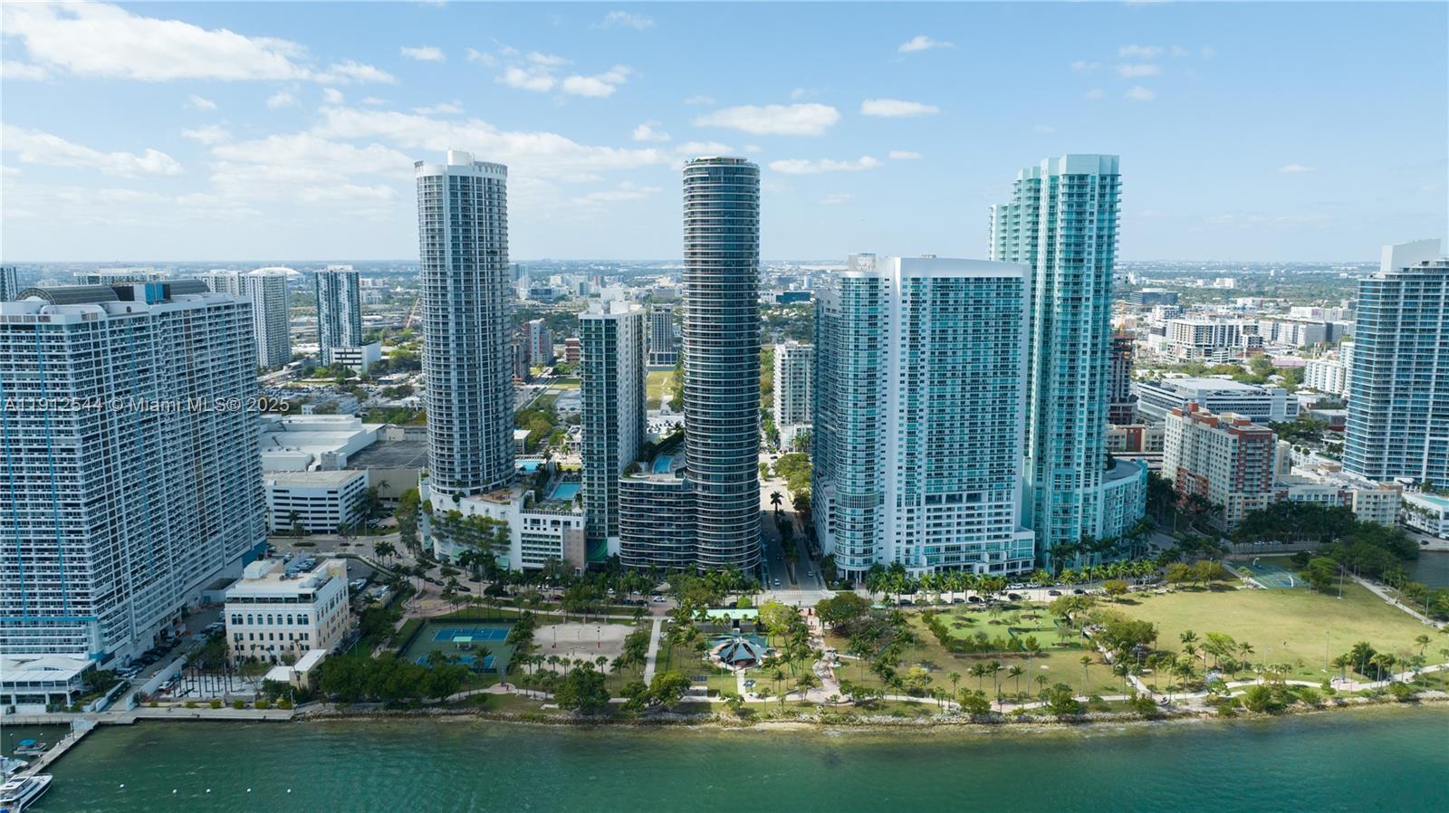 ARIA ON THE BAY CONDO - Residential