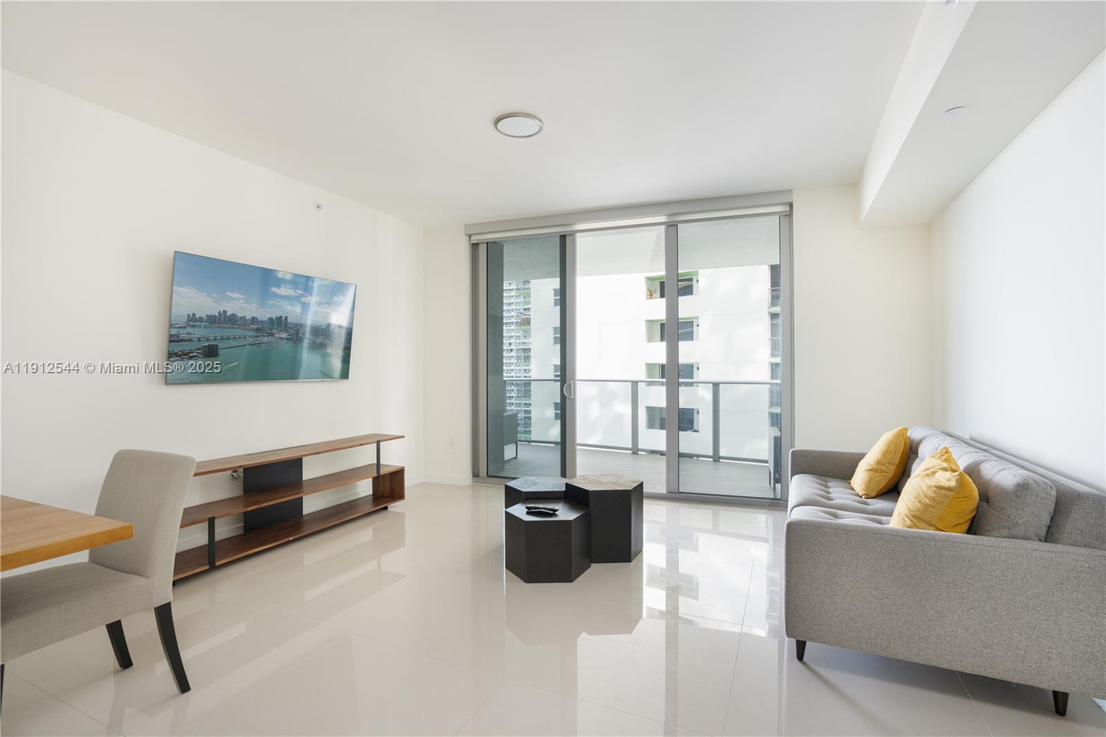 ARIA ON THE BAY CONDO - Residential