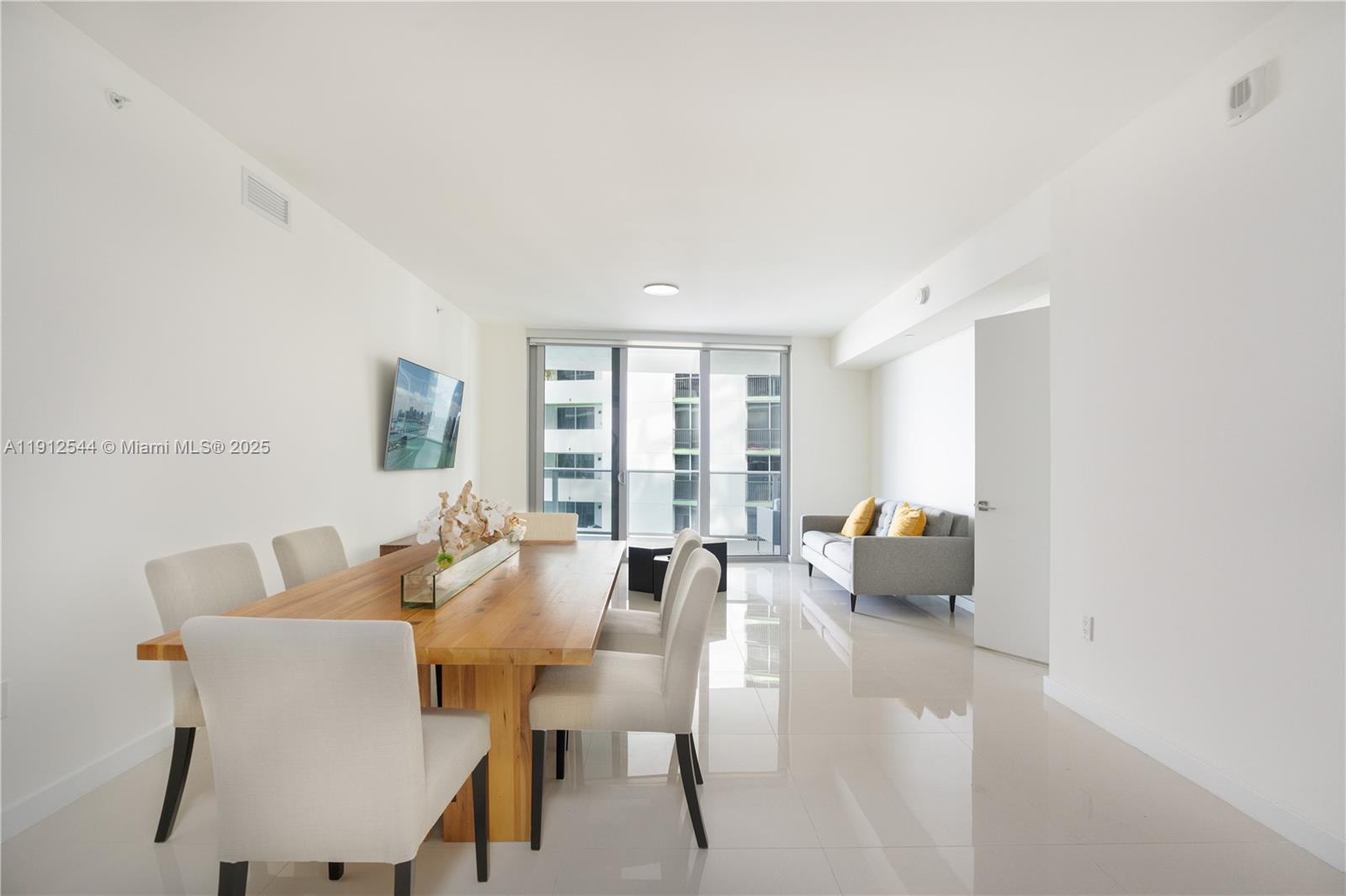 ARIA ON THE BAY CONDO - Residential