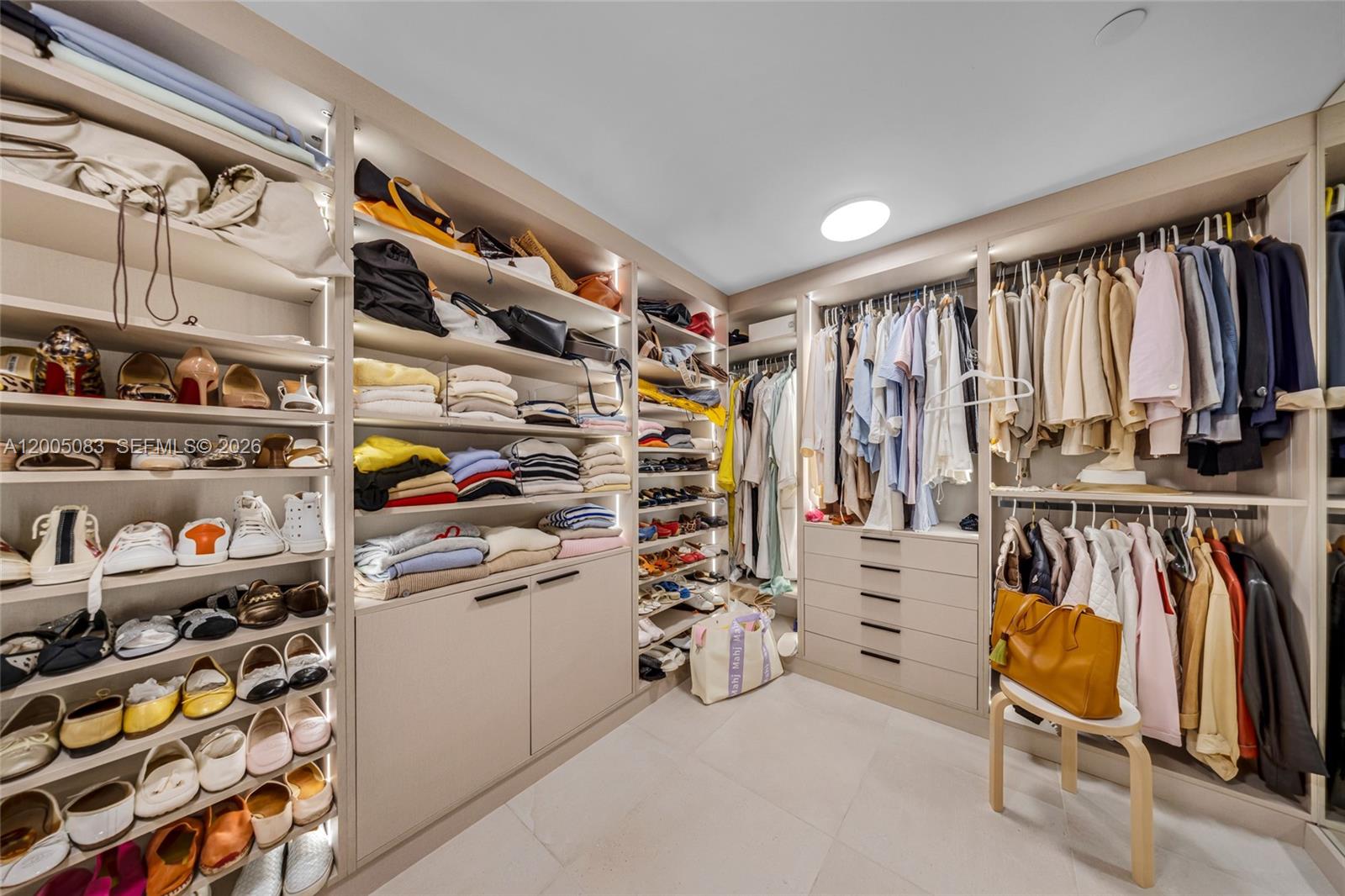 ONDA RESIDENCES - Residential