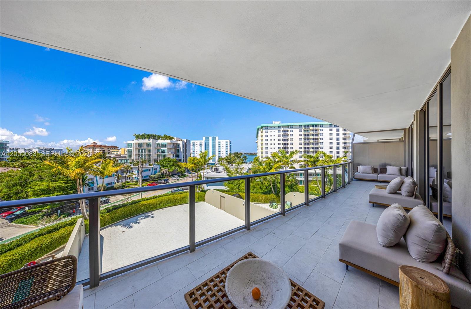 ONDA RESIDENCES - Residential