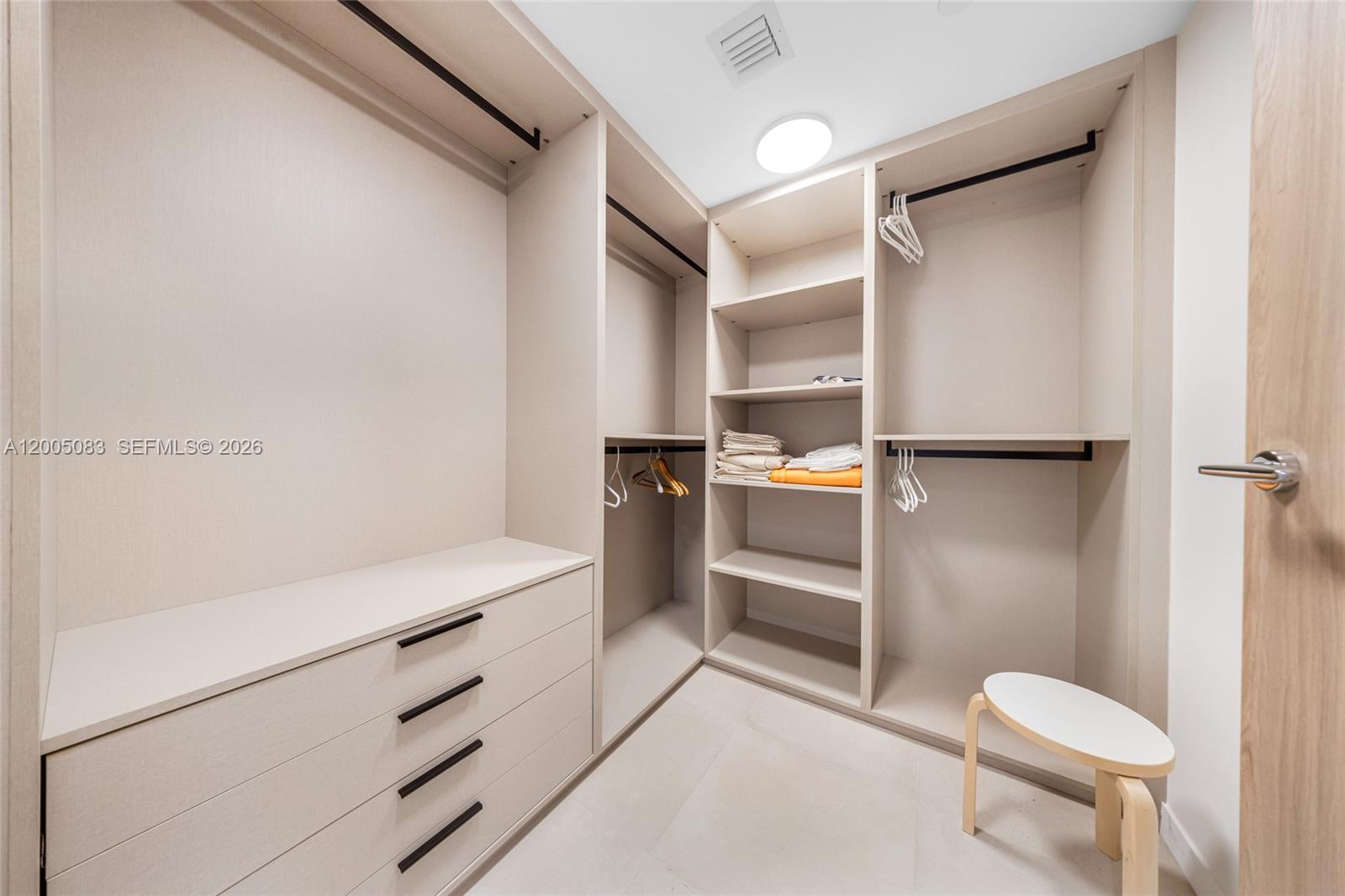 ONDA RESIDENCES - Residential