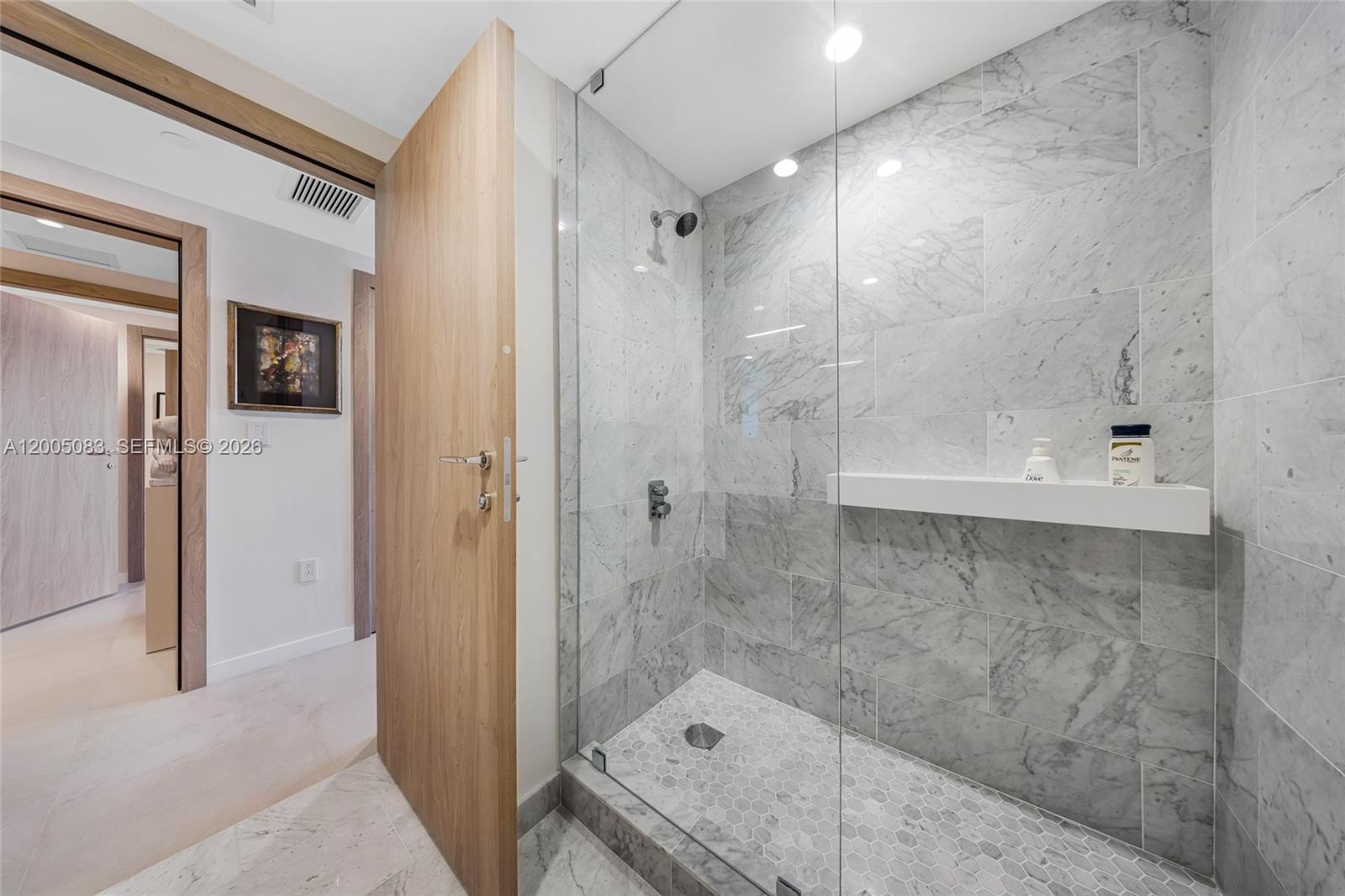 ONDA RESIDENCES - Residential