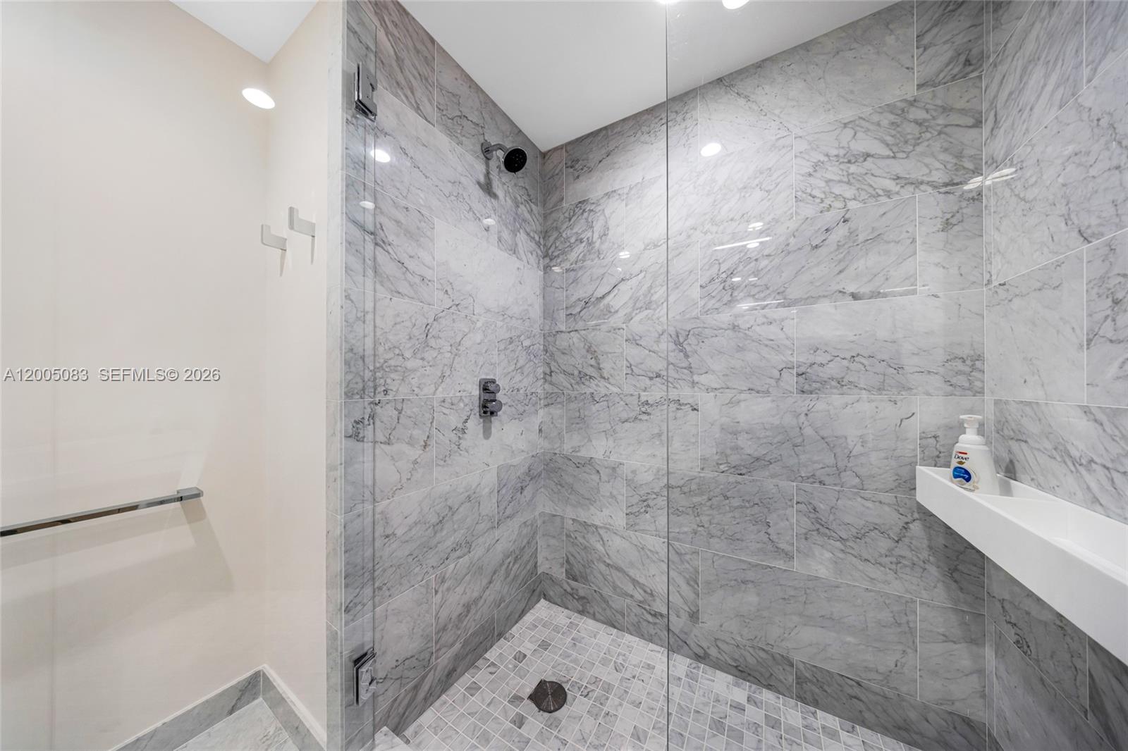 ONDA RESIDENCES - Residential