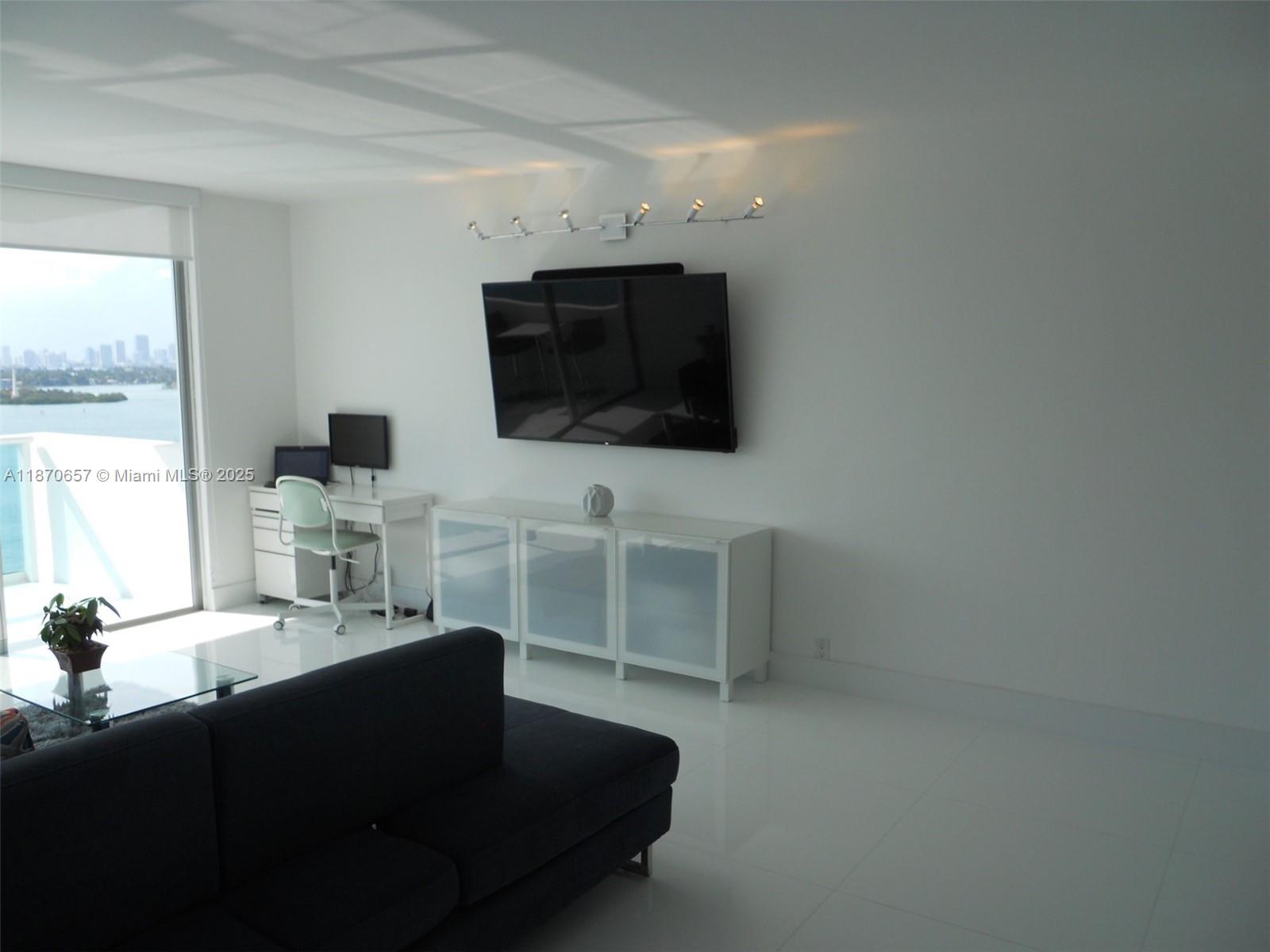 MIRADOR 1000 CONDO - Residential