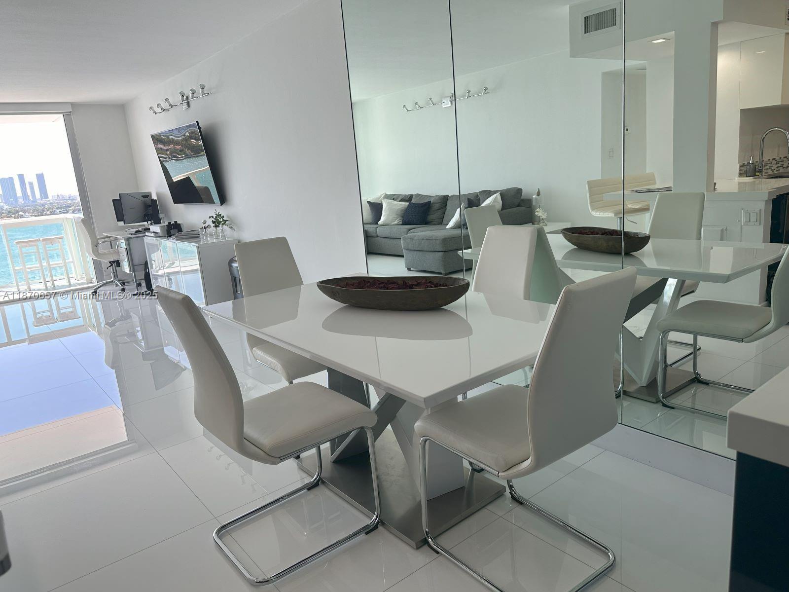 MIRADOR 1000 CONDO - Residential